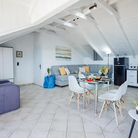 Vakantiehuis Tonias - Thea House And Vrachos Attic *