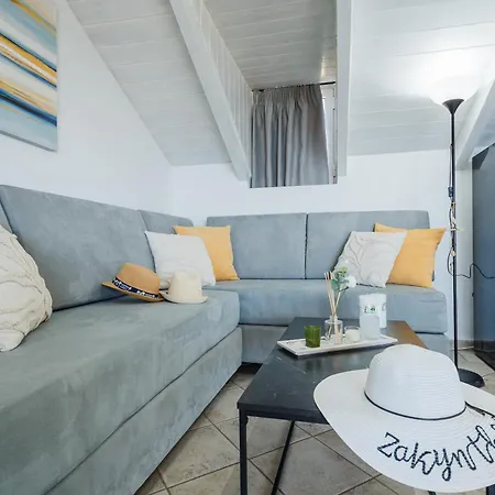Tonias - Thea House And Vrachos Attic بيت للعطل اليكاناس